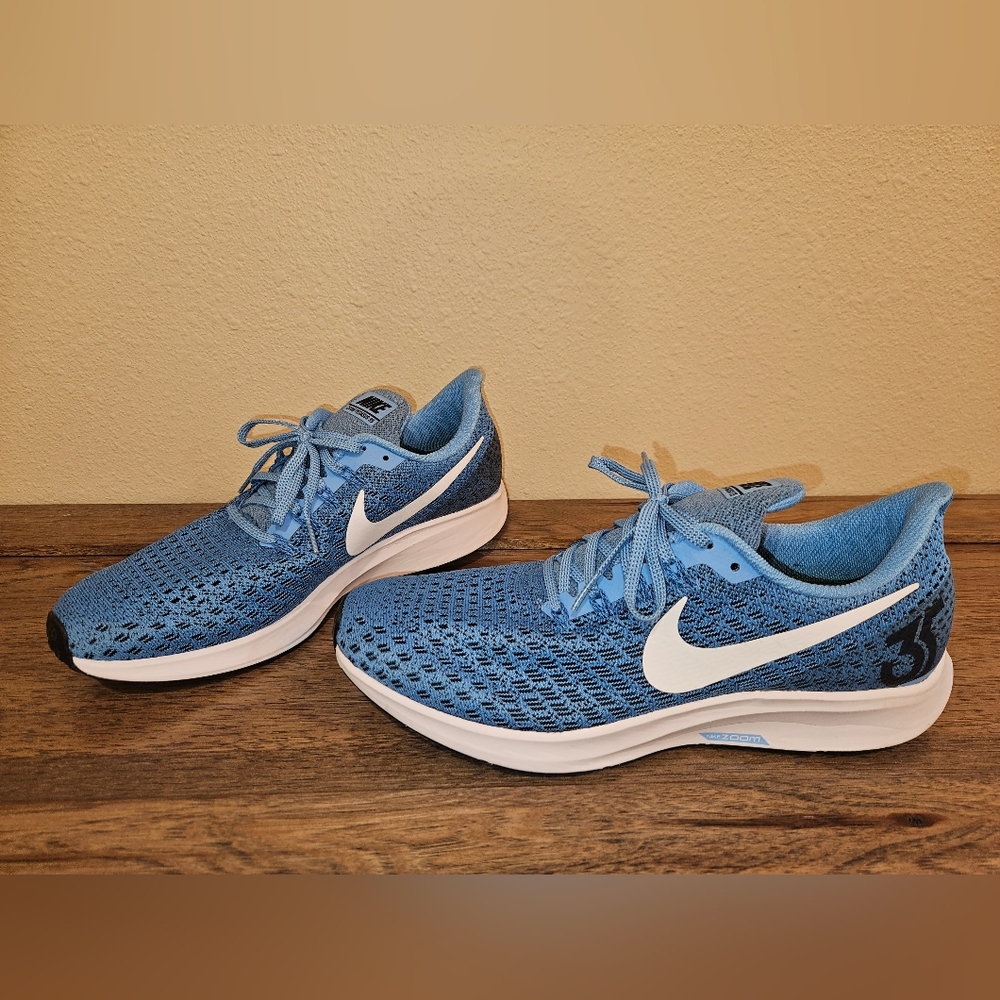 Women's Size 12 Nike Zoom Pegasus 35 sneakers